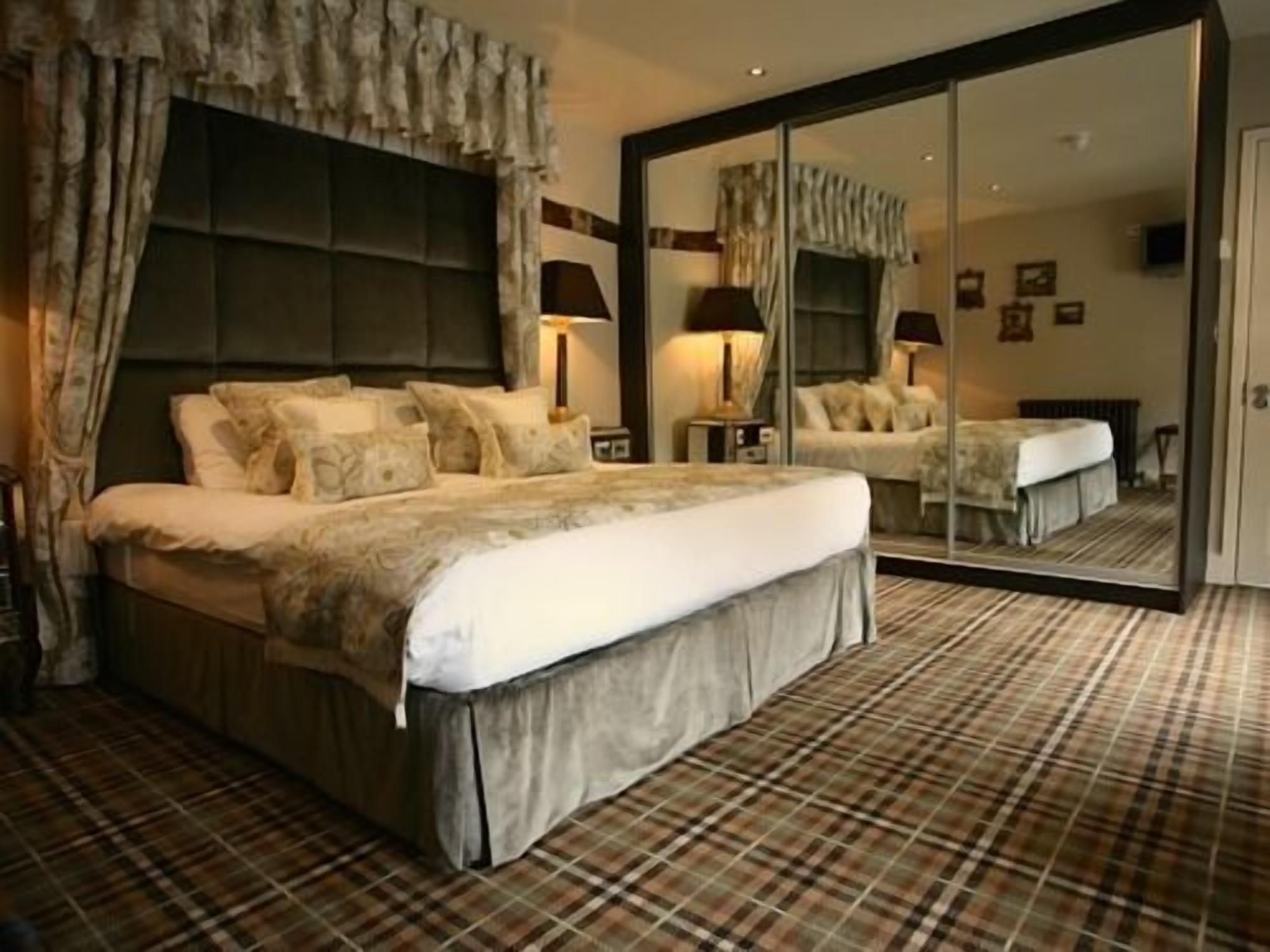 The White Hart Hotell Great Yeldham Eksteriør bilde